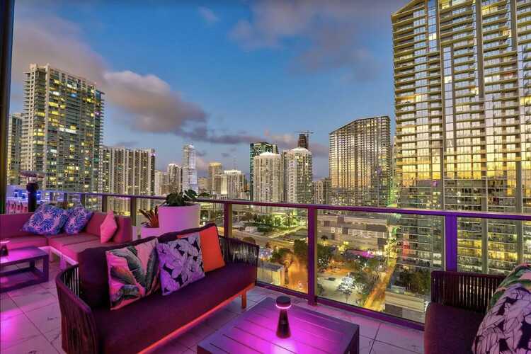 Must-visit Bars in Miami City Must-visit Bars in Miami City